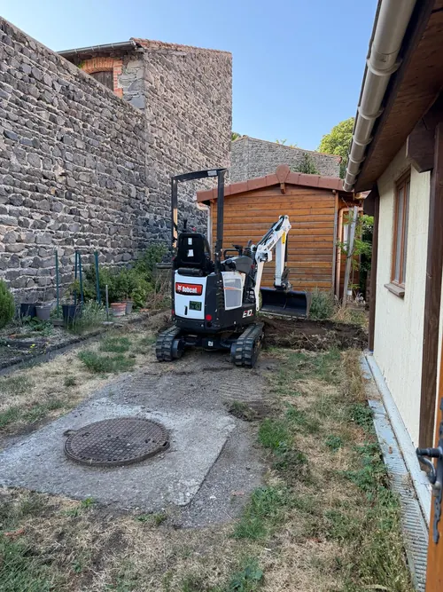 Décaissement d’une cour à la mini-pelle par DTR Paysage au Crest