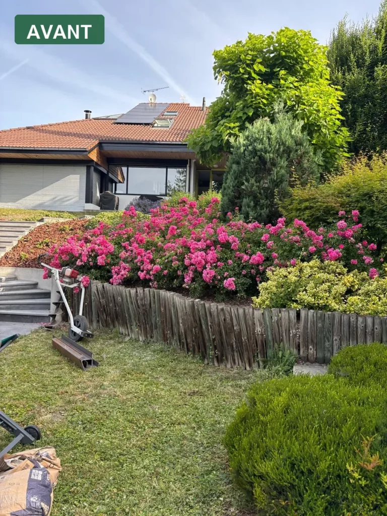 Jardin avant aménagement d'un massif fleuri par DTR Paysage dans le Puy-de-Dôme
